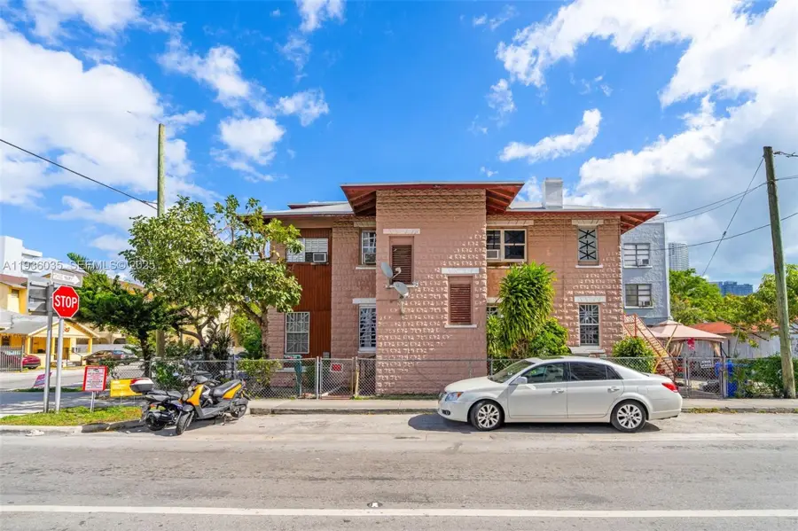 676 SW 1st St / 119 SW 7th Ave, Miami
