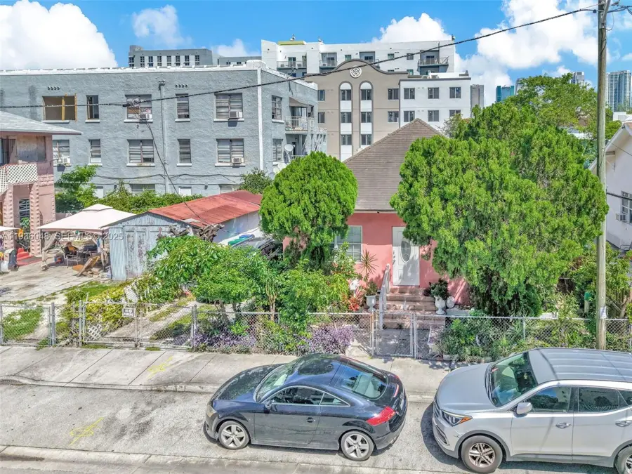 676 SW 1st St / 119 SW 7th Ave, Miami